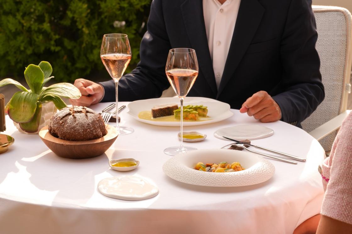 RÉOUVERTURE D'AMARINES BY MAURO COLAGRECO